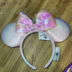 Disney Parks Minnie ear headbands bundle. BNWT. Variety of styles & colors.